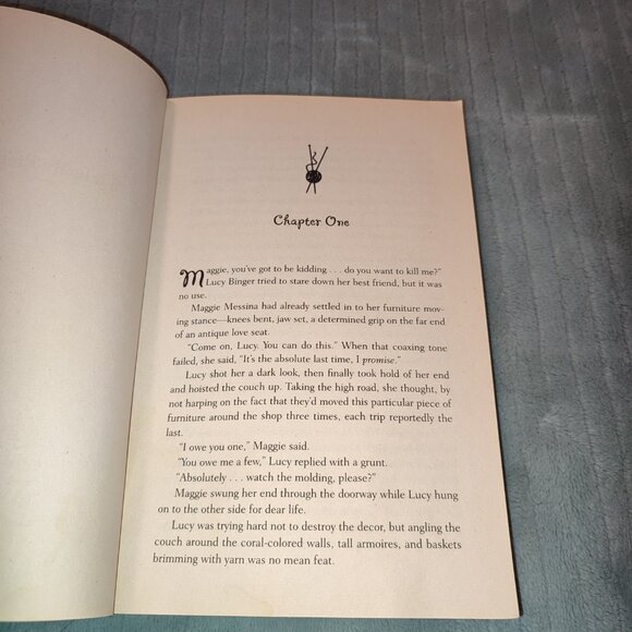 Book While My Pretty One Knits Black Sheep Knitting Mystery detective novel - Picture 5 of 7